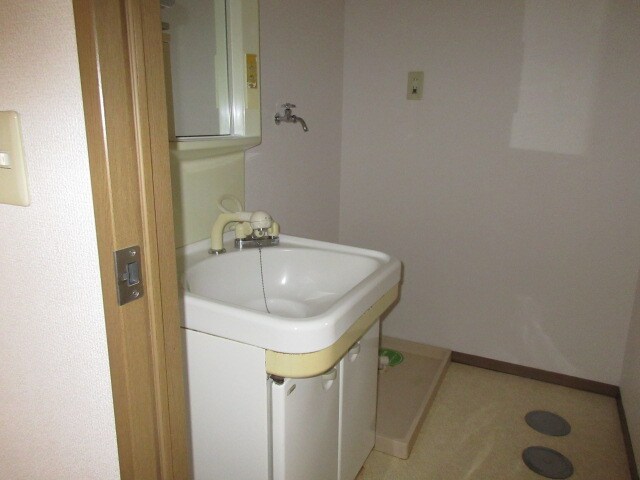 物件内観写真10　(洗濯コーナーあり)