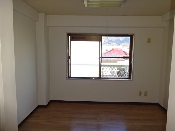 洋室(北向き：314号室)