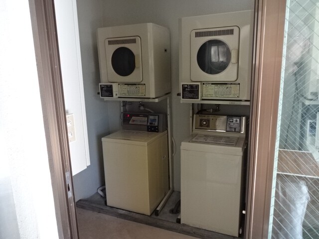 物件内観写真22　(1階：コインランドリー)