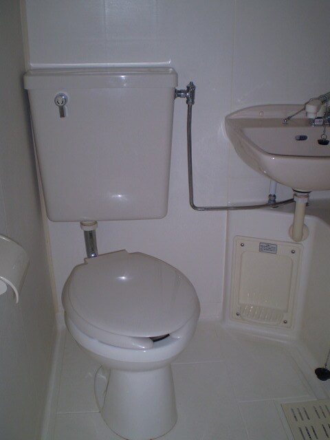 物件内観写真11　(清潔感のあるトイレです)