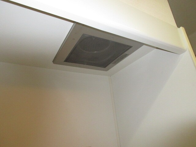 物件内観写真10　(換気扇)