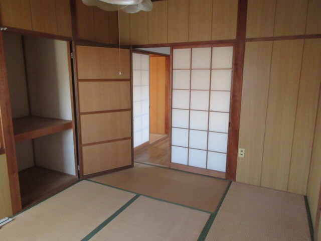 物件内観写真7　(南６畳)