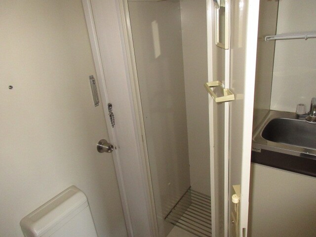 物件内観写真6　(玄関収納)