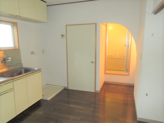 物件内観写真12　(洗濯機置場)