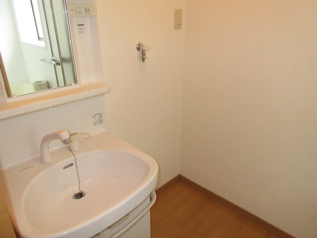 物件内観写真7　(洗濯機置場)