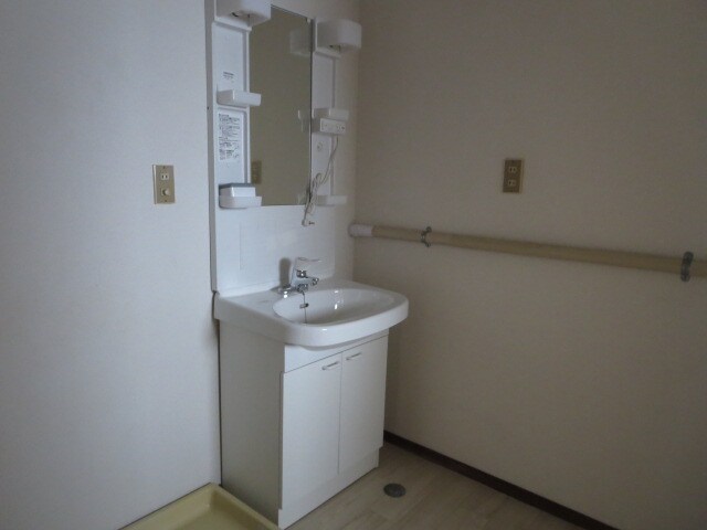 物件内観写真6　(洗面所)