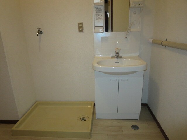 物件内観写真24　(洗濯機置き場)