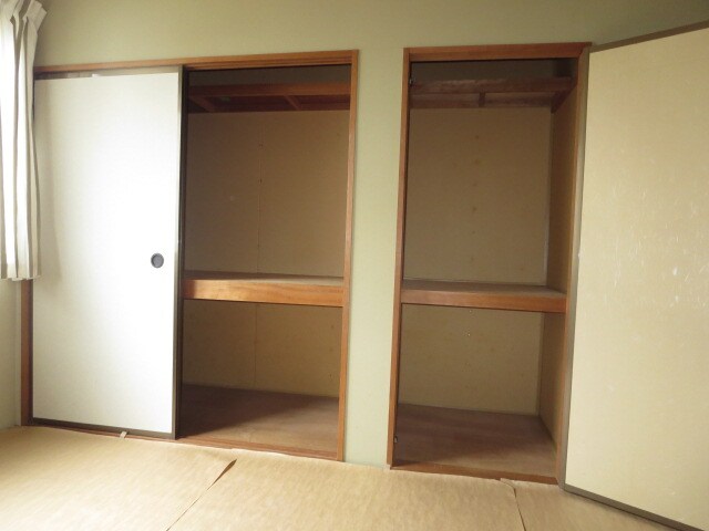 物件内観写真7　(押入)