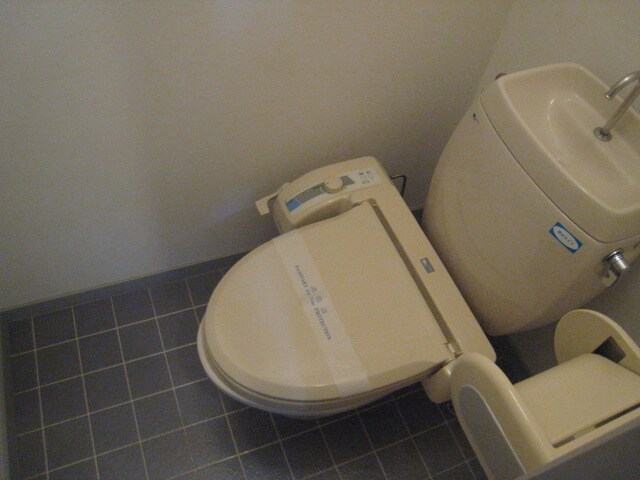 物件内観写真6　(トイレ)