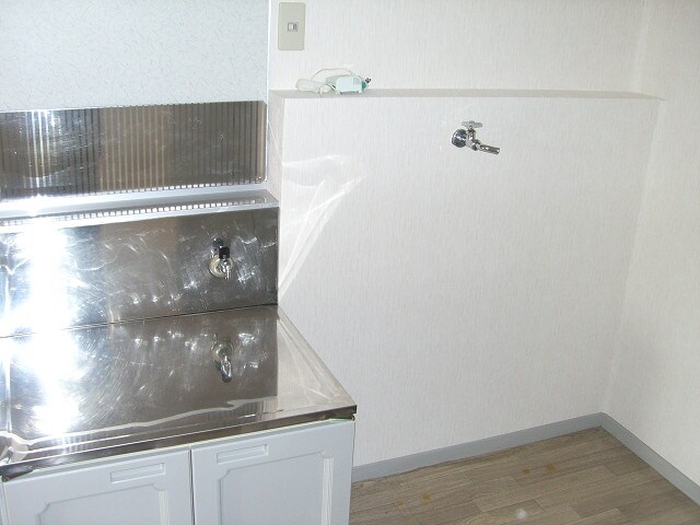 物件内観写真10　(洗濯機置き場)