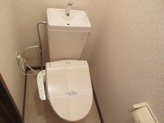 物件内観写真4　(洗浄便座付トイレです)
