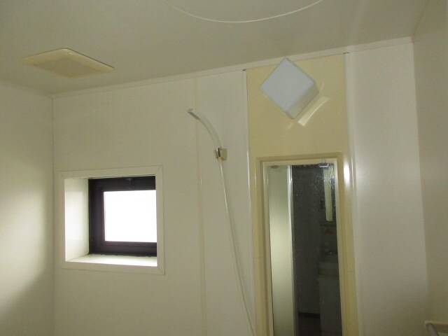 物件内観写真6　(窓有り)