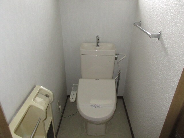 物件内観写真10　(洗浄便座付)