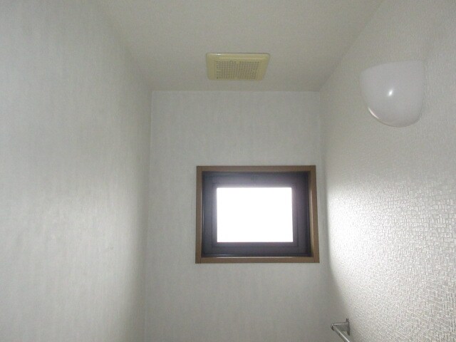 物件内観写真11　(窓有り)