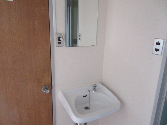 物件内観写真6　(洗面器)