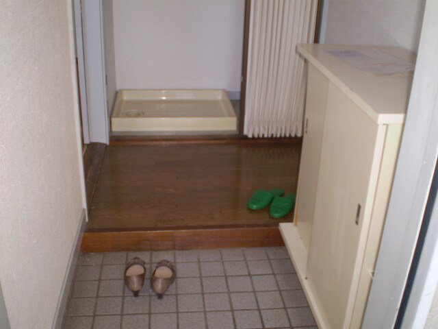 物件内観写真7　(玄関)