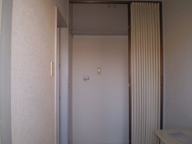 物件内観写真14　(洗濯機置場)