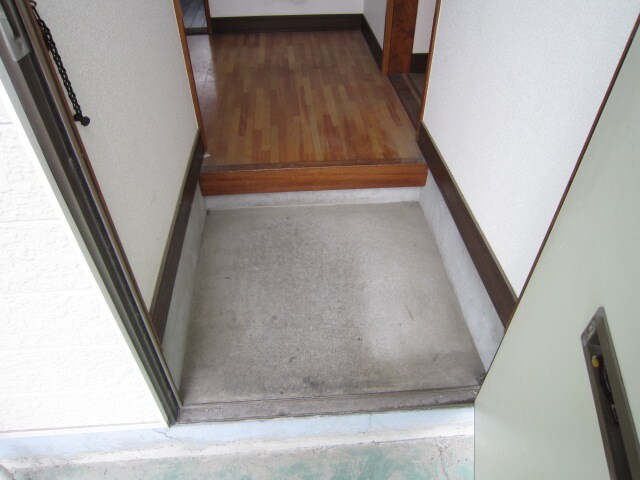 物件内観写真2　(シンプルで使いやすい玄関です)