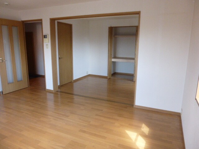 物件内観写真5　(きれいな洋室です)