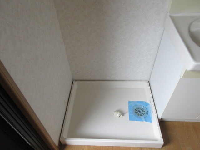 物件内観写真10　(洗濯コーナー)