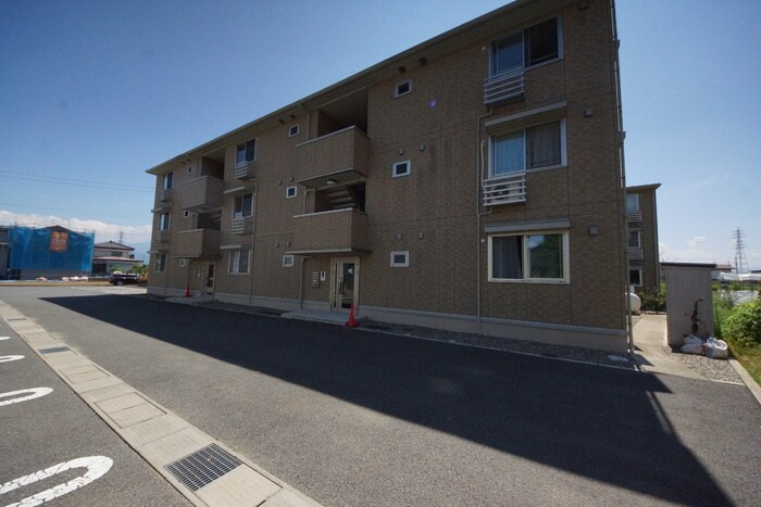 物件外観写真1　(外観2)