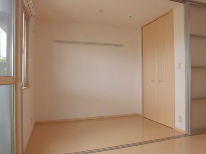 物件内観写真5　(洋室)