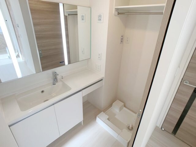 物件内観写真8　(洗面所)