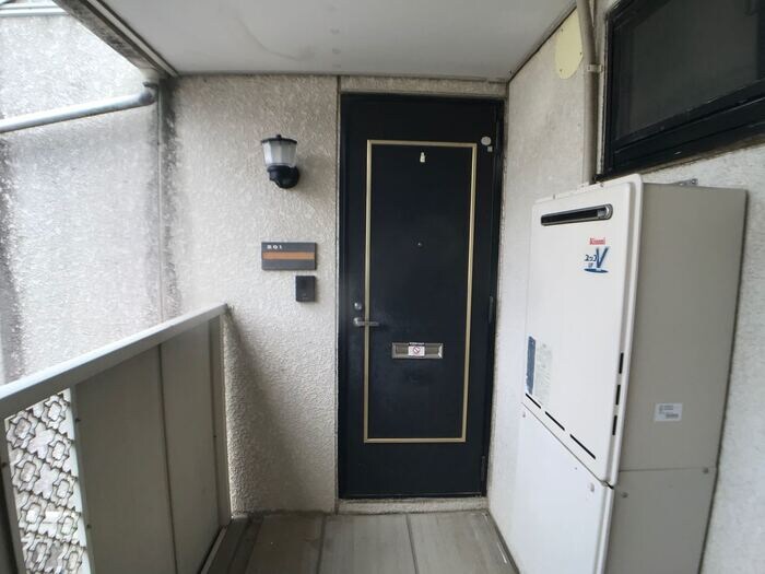 物件外観写真3　(エントランス)