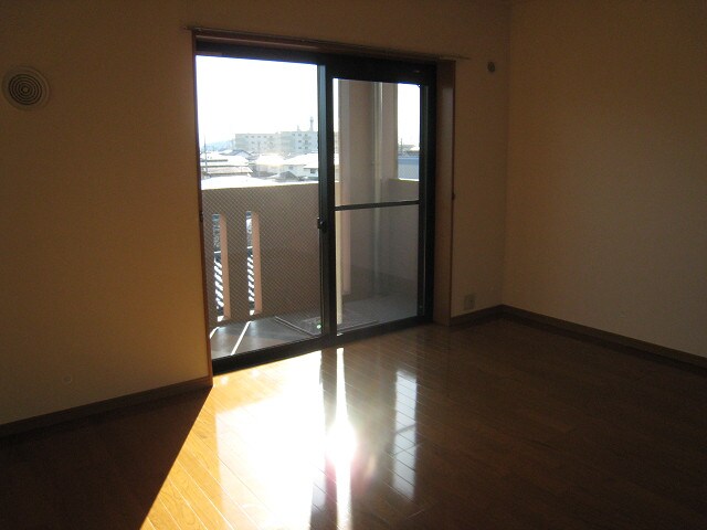 物件内観写真3　(リビング)