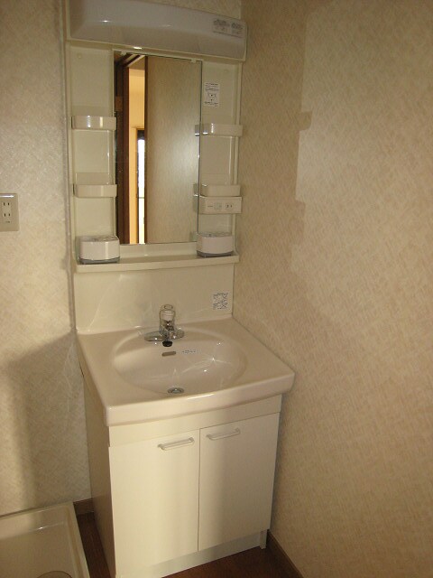 物件内観写真10　(洗面化粧台)