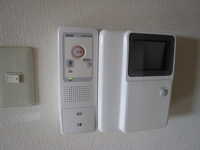 物件内観写真13　(TVインターフォン及び火災警報器)