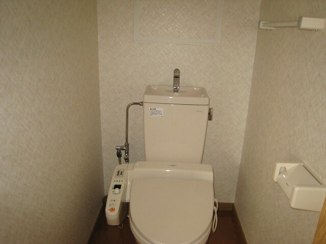 物件内観写真15　(温水洗浄便座付)