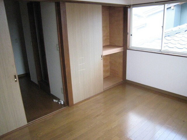 物件内観写真4　(リビング)