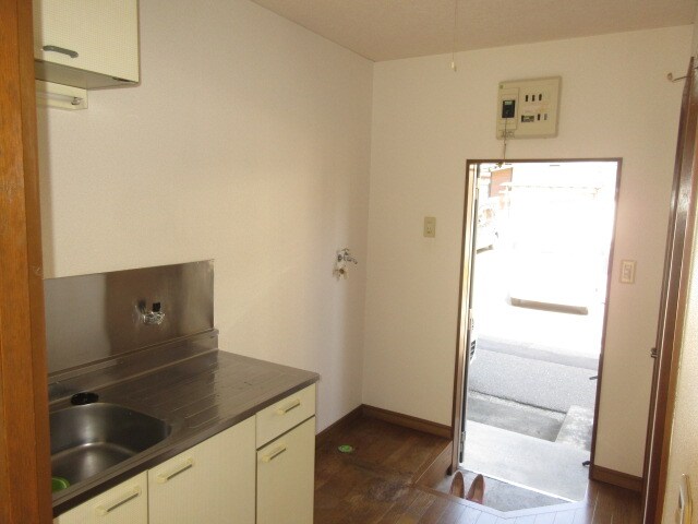 物件内観写真10　(洗濯機置場)