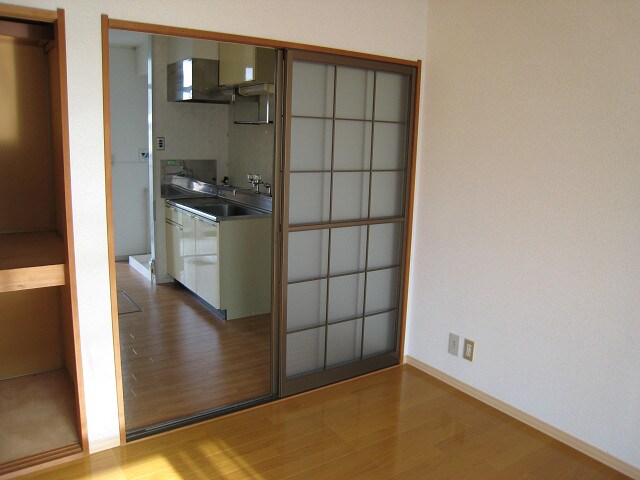 物件内観写真4　(リビング)