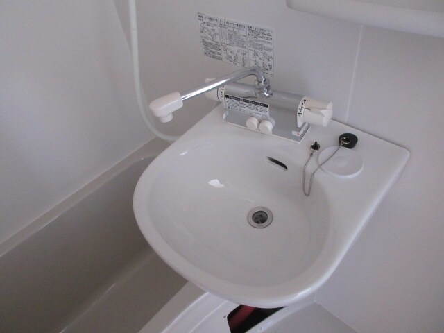物件内観写真13　(洗面器)