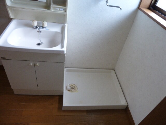 物件内観写真7　(忙しい朝には欠かせない洗面所です)