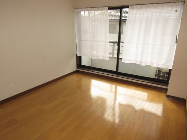 洋室(使い勝手のいい洋室です)