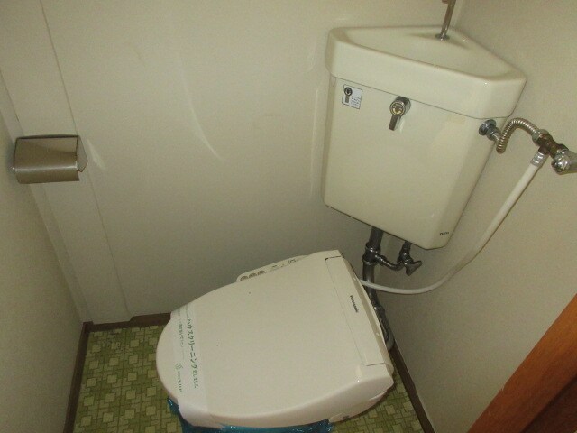 物件内観写真4　(温水洗浄便座付)