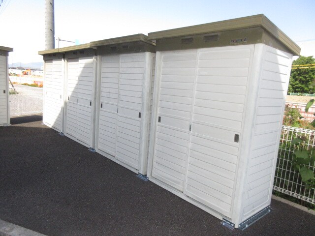 物件内観写真4　(物置)