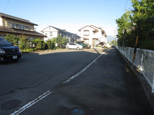 物件外観写真3　(閑静な住宅街です)