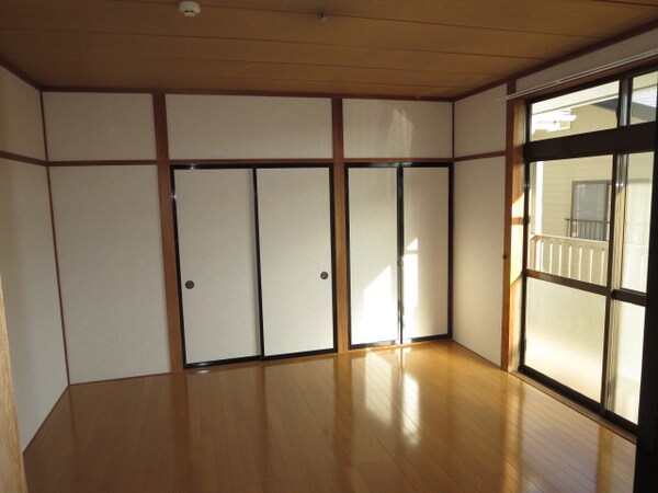 居室(東)