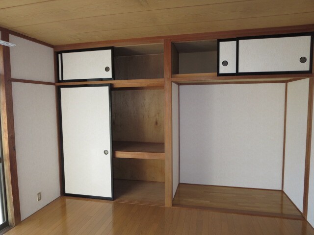 物件内観写真7　(押入)