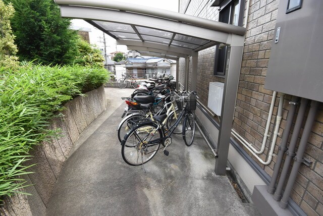 物件外観写真3　(駐輪場)