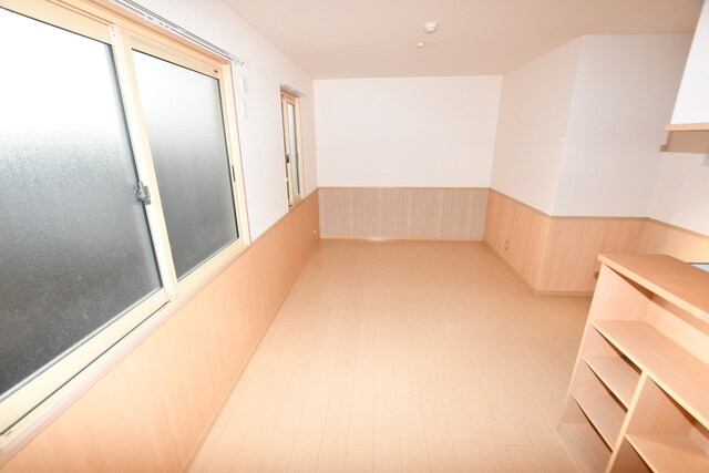 物件内観写真14　(洋室)