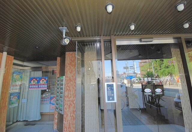 物件外観写真3　(監視カメラ)