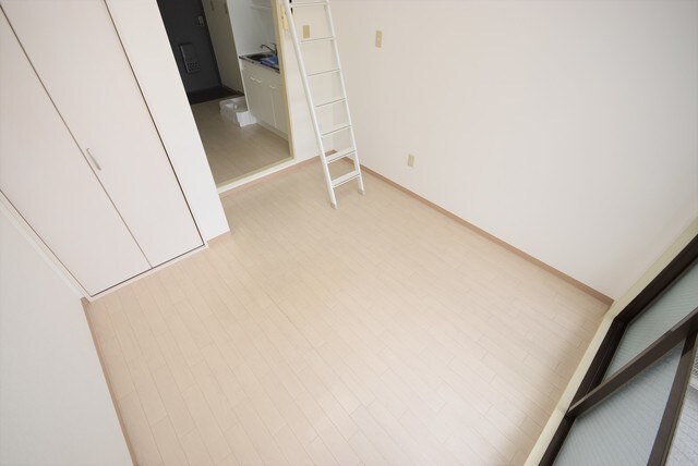 物件内観写真3　(洋室)