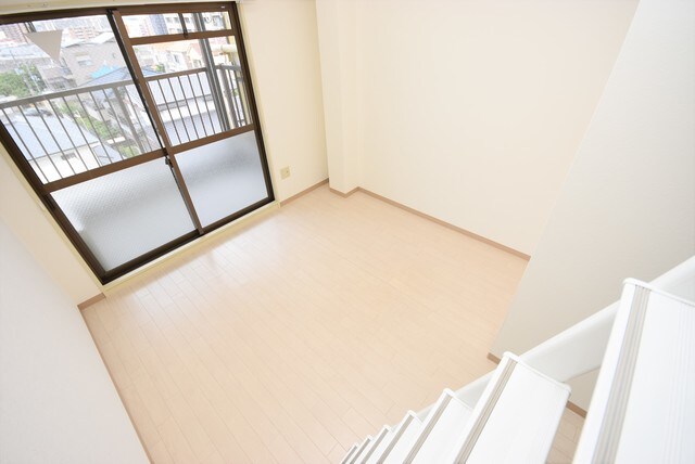 物件内観写真4　(洋室)