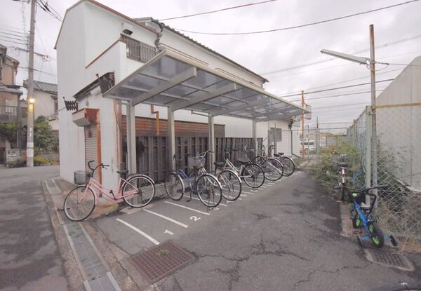 敷地内/建物(駐輪場)