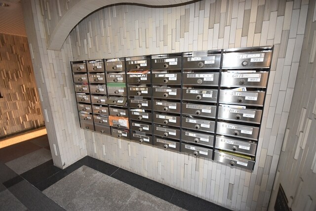 物件外観写真2　(集合ポスト)